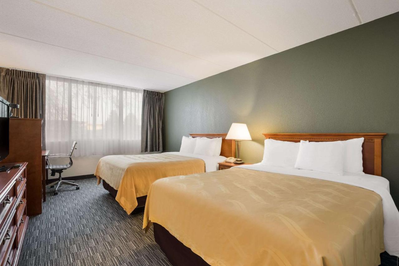 Quality Inn Джолиет Екстериор снимка